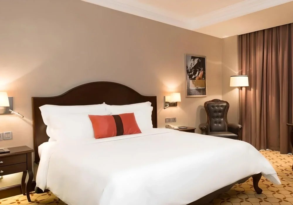 Bộ Chăn Ga Gối Khách Sạn T300 Trắng Trơn 5 Bộ Chăn Ga Gối Khách Sạn T300 Trắng Trơn - GoldenSilk - hình chi tiết 2