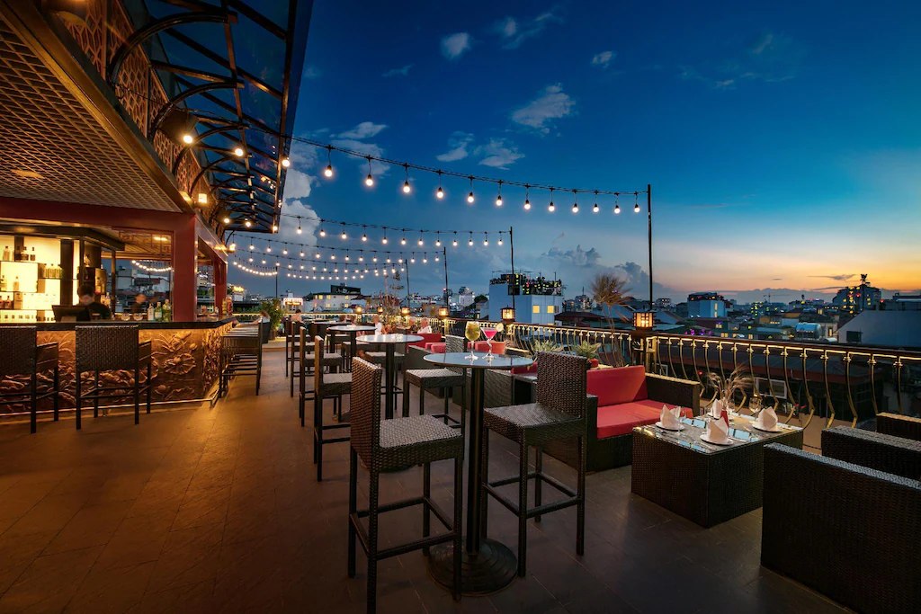 Sky bar tầng thượng khu phố cổ - dự án GoldenSilk